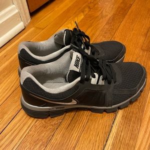 Nike Women’s running shoes -Dual Fusion- size 11 - black